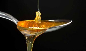 Remedios caseros para una piel más tersa: miel
