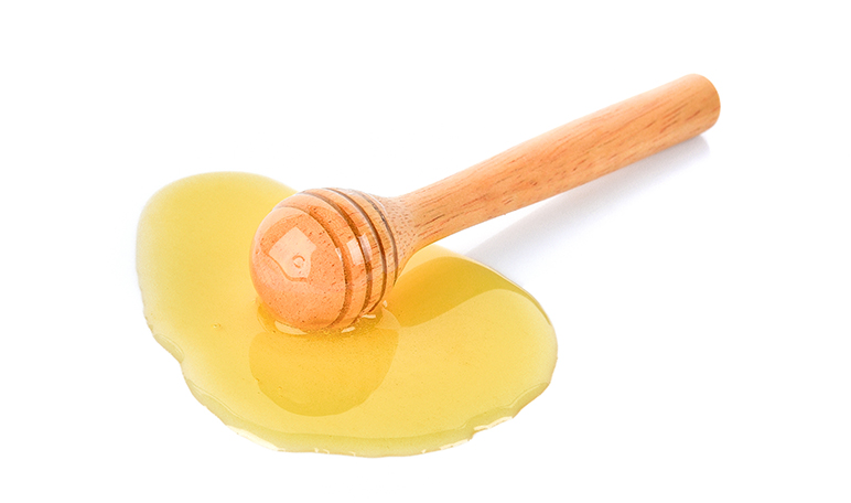 Miel y bicarbonato para aclarar la piel - Trucos de belleza caseros y naturales