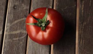 Mascarilla de tomate para una piel más firme - Trucos de belleza caseros