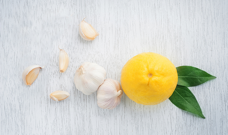 Cómo reducir la cintura con limón y ajo - Trucos de belleza caseros
