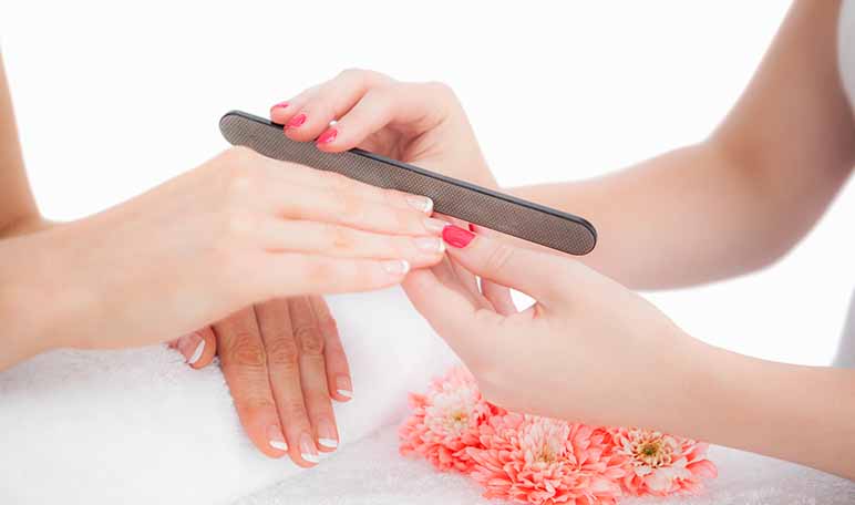 Cómo eliminar las estrías de las uñas con remedios caseros - Trucos de belleza caseros