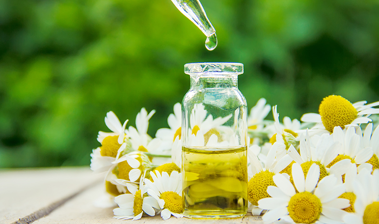 ¿Cuáles son los beneficios del aceite de manzanilla para la piel? - Trucos de belleza caseros