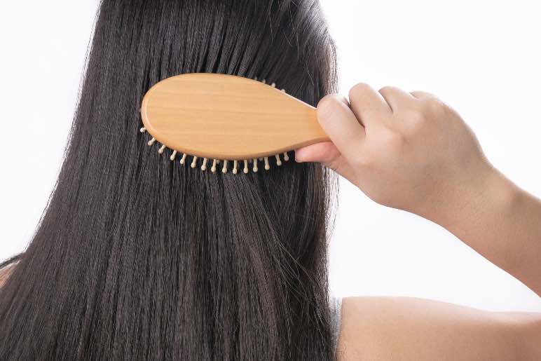 Cómo eliminar los granos en el cuero cabelludo - Trucos de belleza caseros