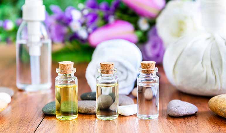 7 aceites esenciales perfectos para el cuidado de la piel - Trucos de belleza caseros